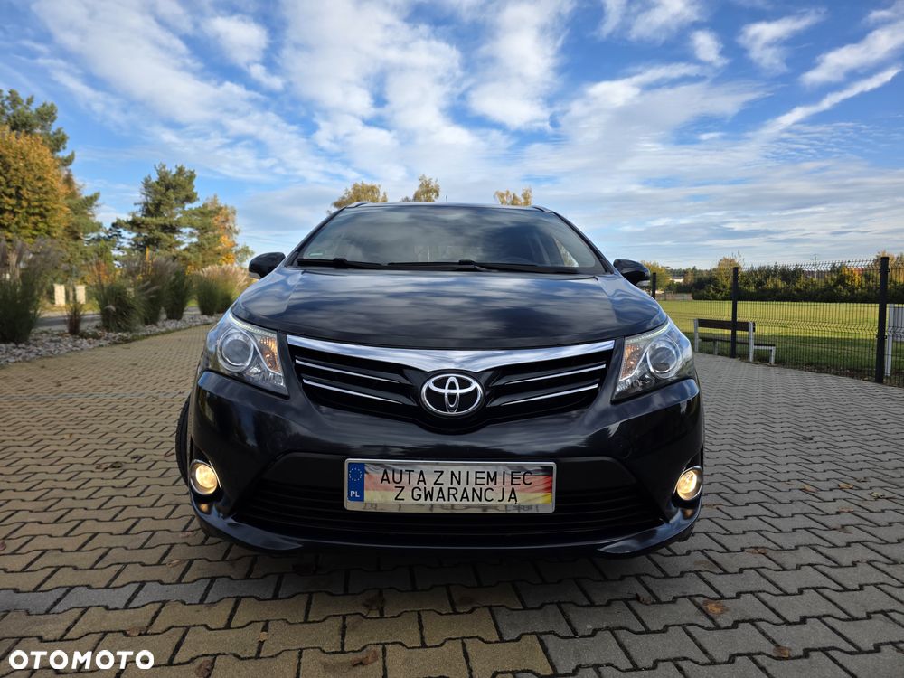 Toyota Avensis 2013 photo 2