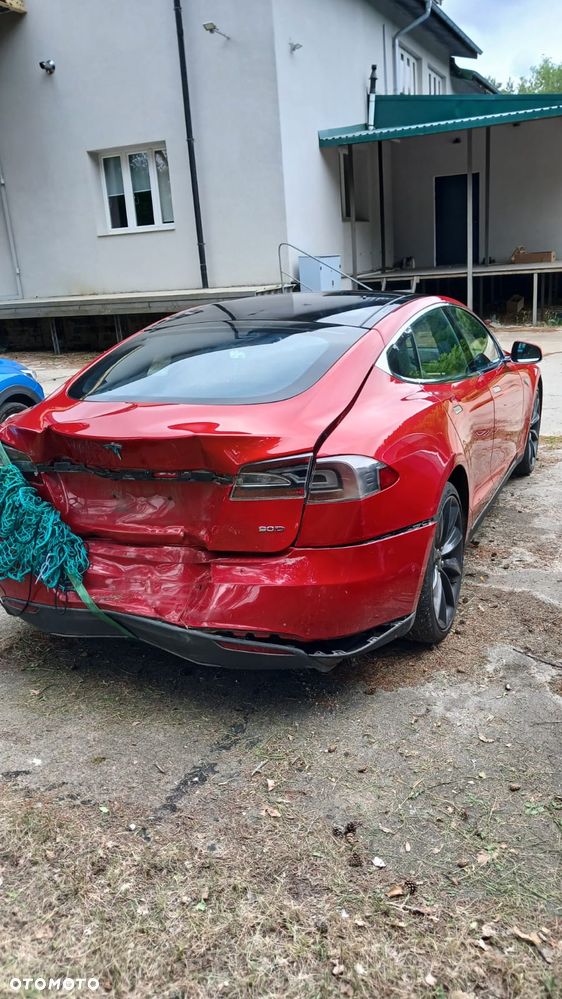 Tesla Model S Performance - 12