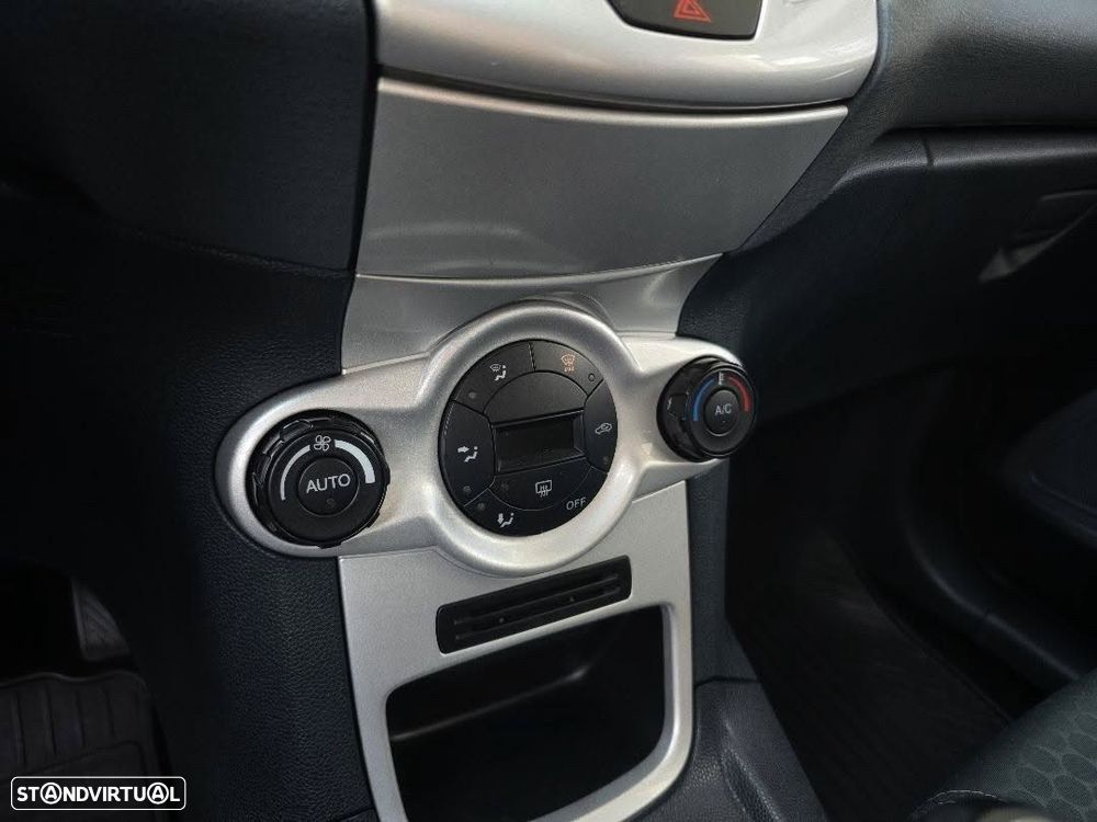 Ford Fiesta 1.25 Titanium - 22