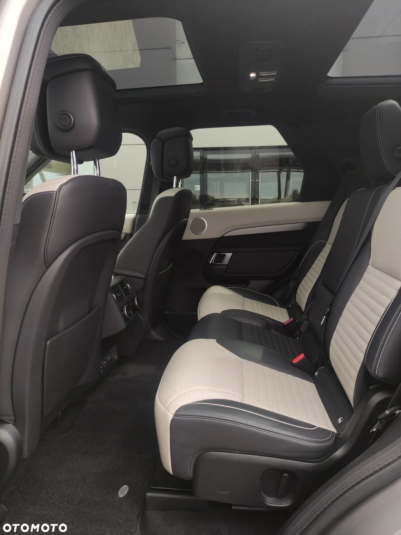 Land Rover Discovery - 24