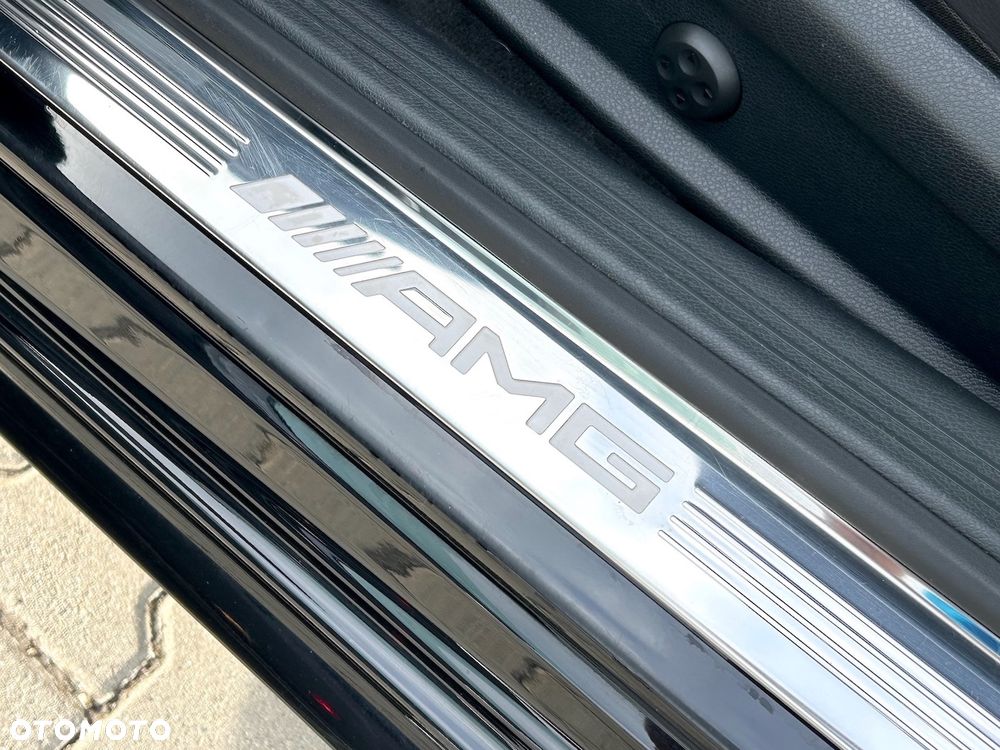 Mercedes-Benz Klasa C AMG 43 4Matic 9G-TRONIC - 32