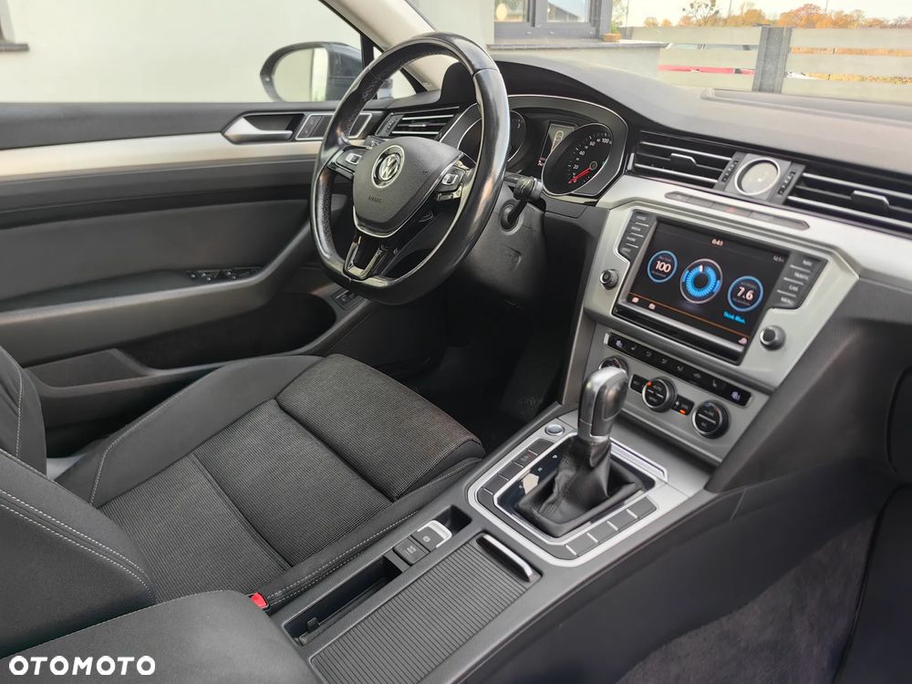 Volkswagen Passat Variant 2.0 TDI SCR DSG BlueMotion Comfortline - 18