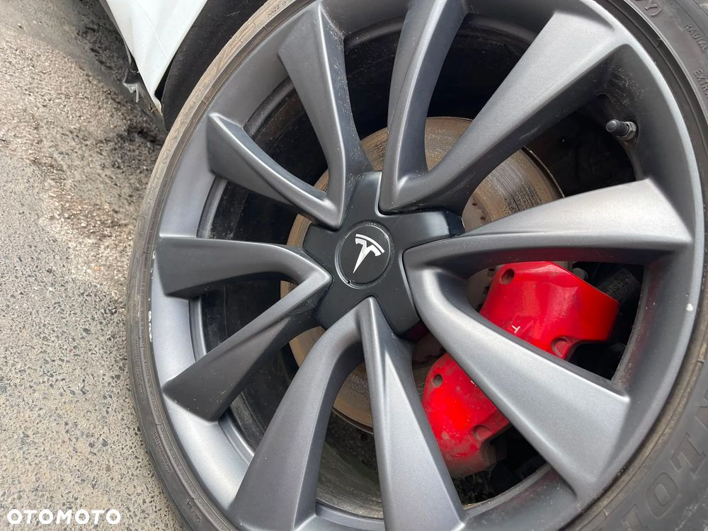 Tesla Model 3 Langstreckenbatterie Allradantrieb Dual Motor - 39