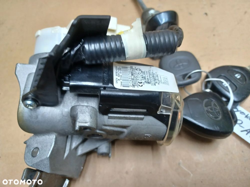 STACYJKA WKLADKA KLUCZYK TOYOTA RAV4 45020424 - 2