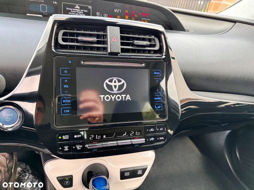 Toyota Prius - 10