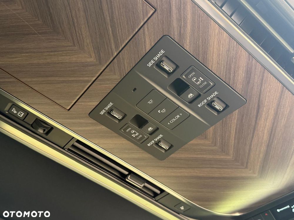 Lexus LM 350h Prestige - 22