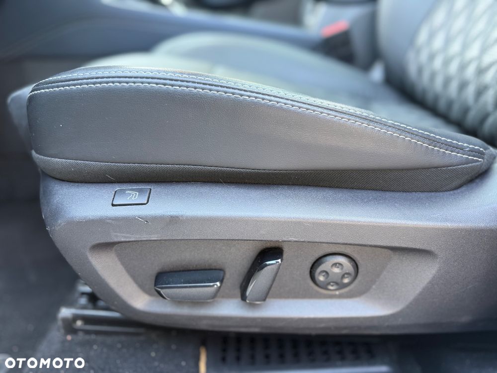 Nissan Qashqai 1.3 DIG-T MHEV 4x4 Tekna+ Xtronic - 28