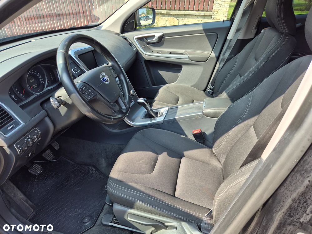 Volvo XC 60 D3 Momentum - 6