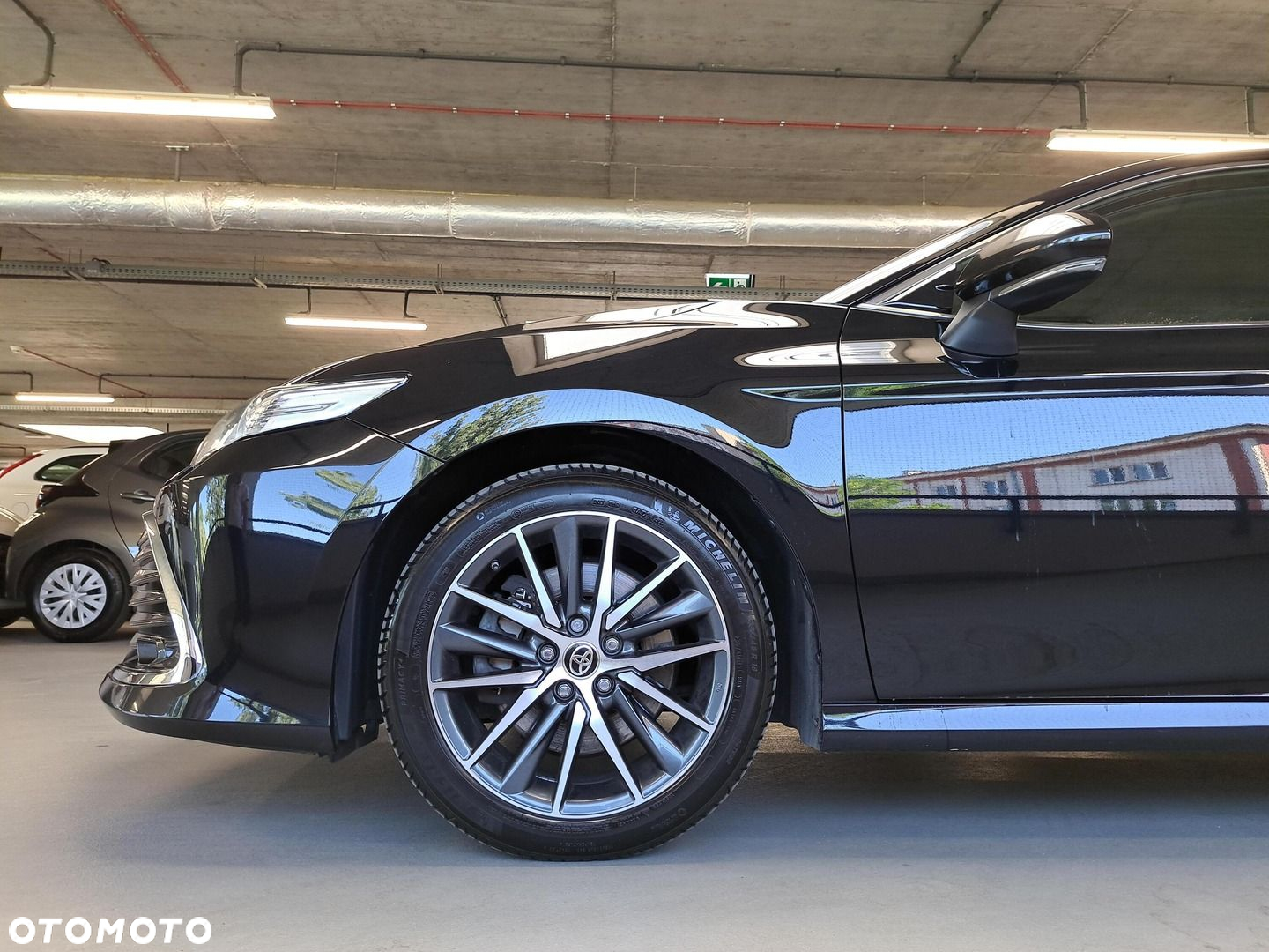 Toyota Camry - 35
