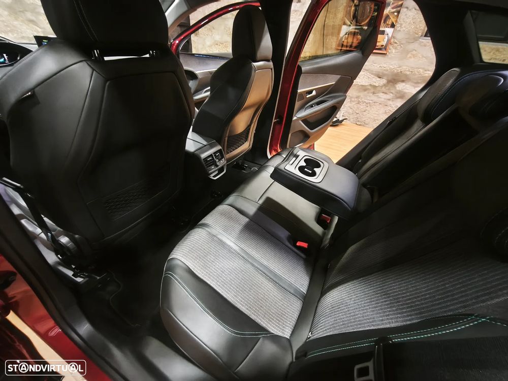 Peugeot 3008 225 e-EAT8 Allure - 29