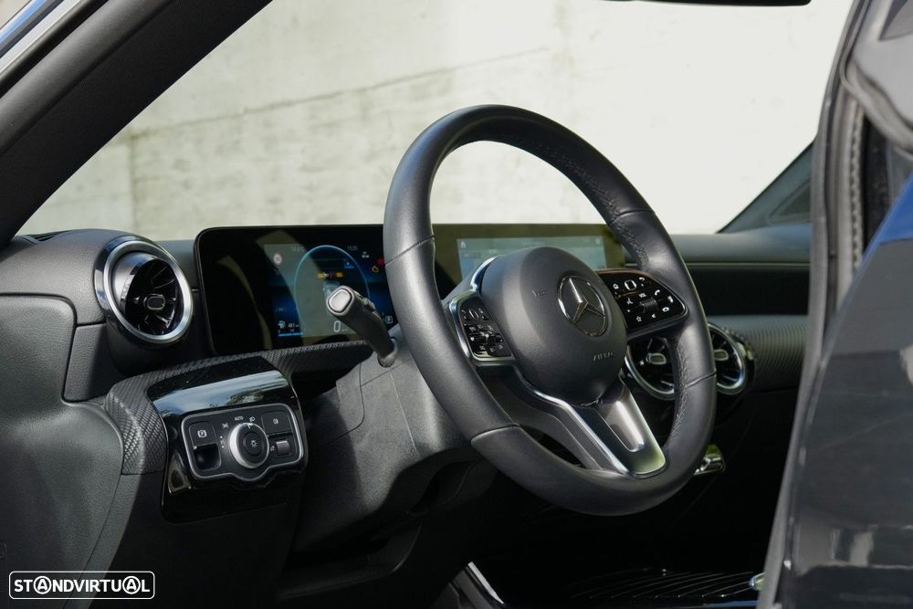 Mercedes-Benz CLA 180 Standard - 9