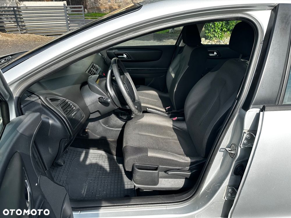 Citroën C4 1.6 16V Confort - 12