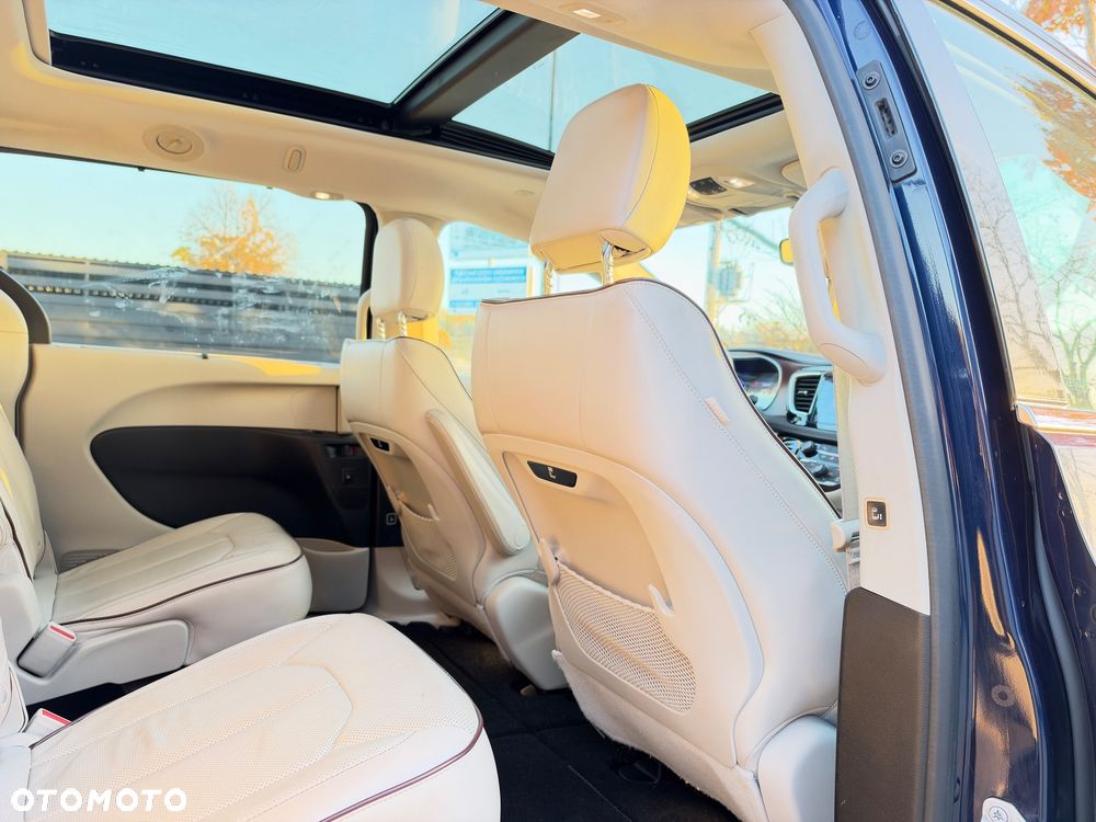 Chrysler Pacifica - 23