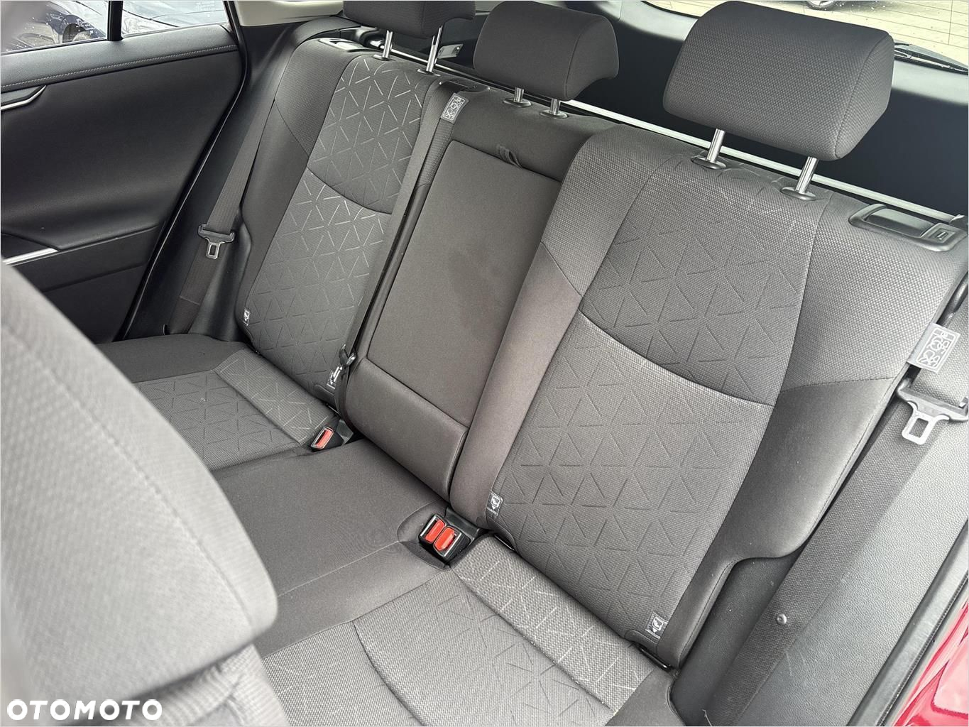 Toyota RAV4 - 16