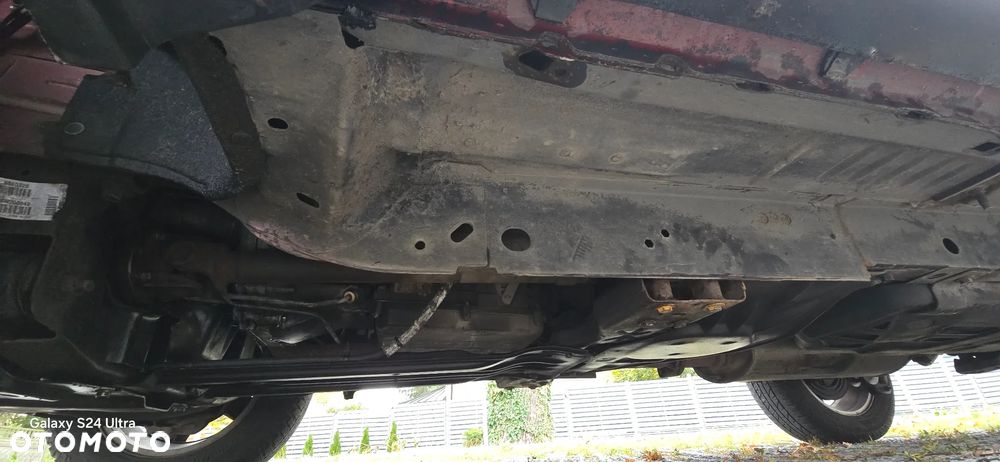 Jeep Cherokee - 24