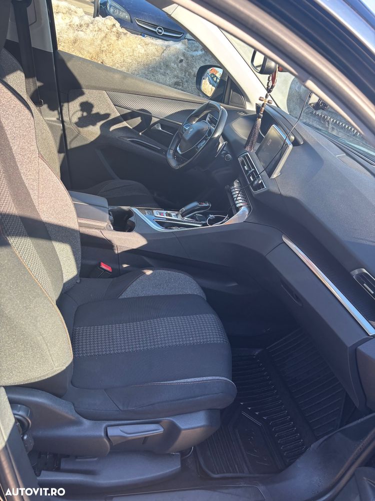 Peugeot 5008 BlueHDI 130 EAT8 Allure Pack - 4