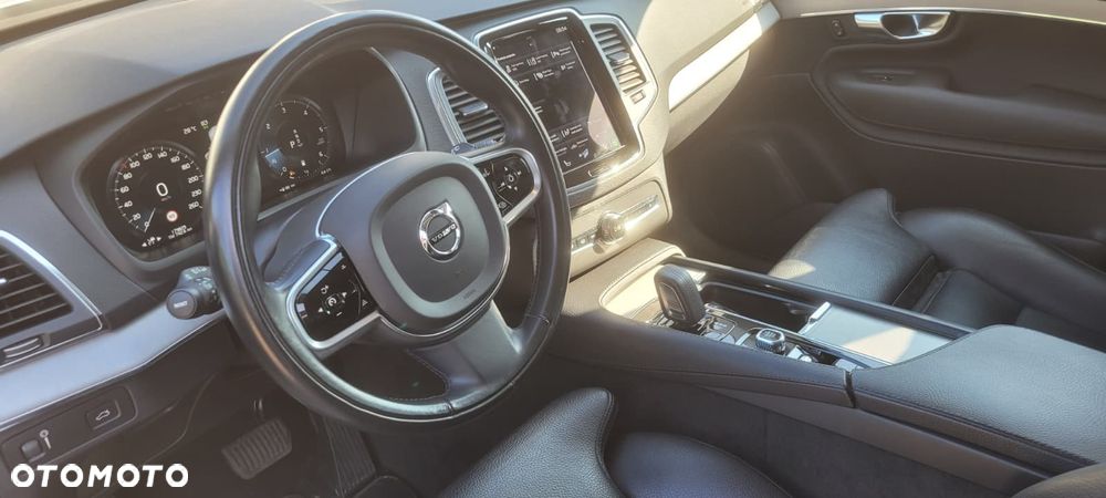 Volvo XC 90 B5 D AWD Momentum - 11