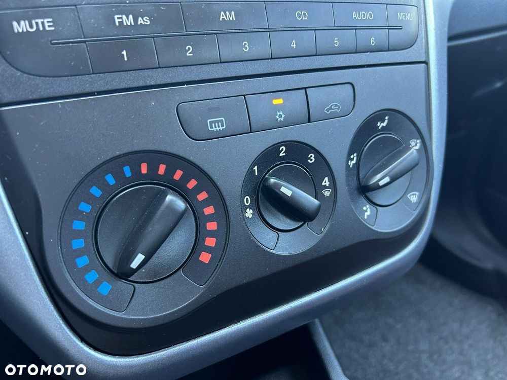 Fiat Punto 1.4 Young - 14