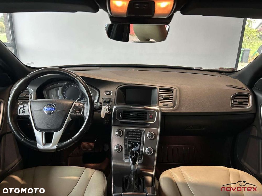 Volvo V60 D4 Geartronic Summum - 12