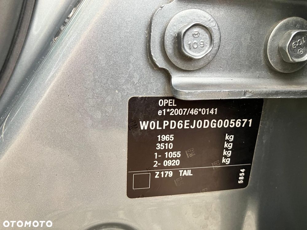 Opel Astra 1.6 Turbo 150 Jahre - 24