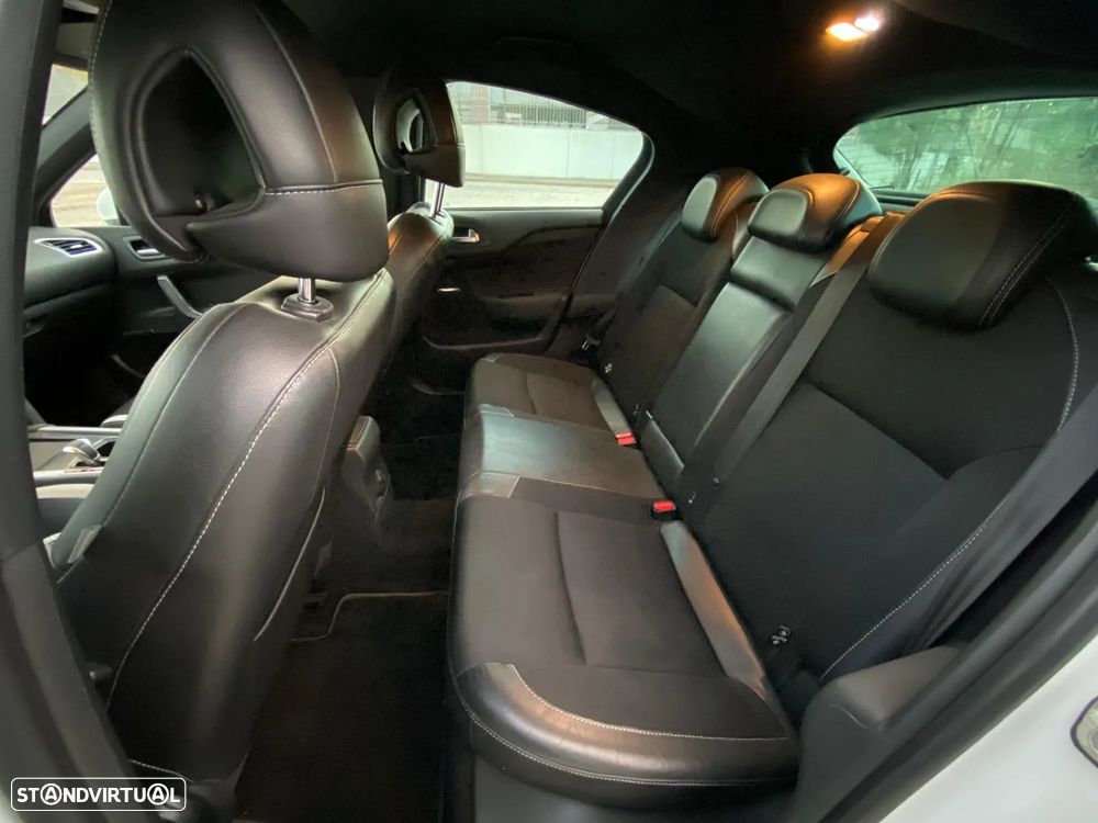 Citroën DS4 1.6 e-HDi So Chic ETG6 - 20