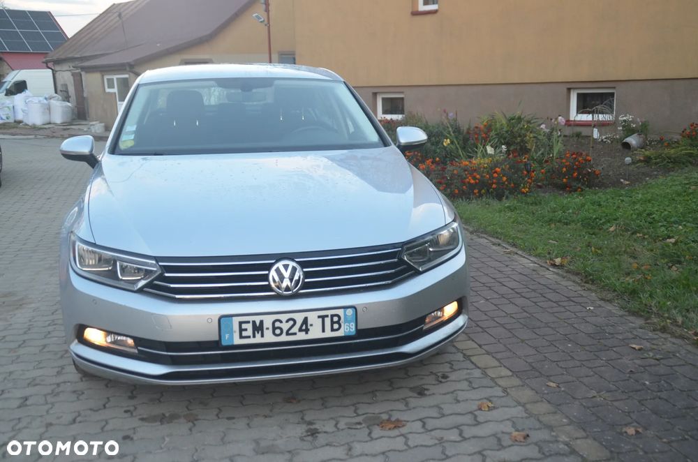 Volkswagen Passat 1.6 TDI SCR DSG Business - 2