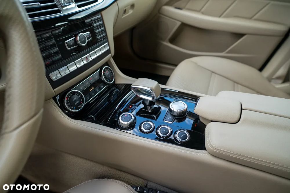 Mercedes-Benz CLS 63 AMG AMG SPEEDSHIFT MCT - 35