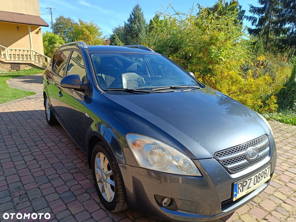 Kia Ceed - 1