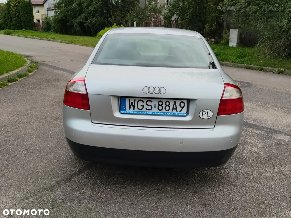 Audi A4 Limousine - 4