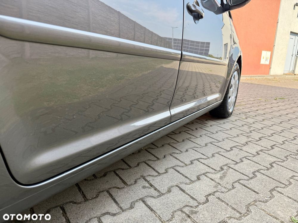 Volkswagen Touran 1.6 TDI DPF Comfortline - 11