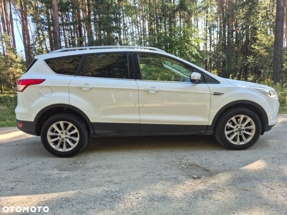 Ford Kuga 2.0 TDCi 2x4 Titanium - 8