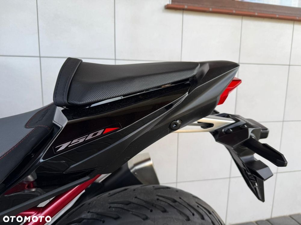 Honda Hornet - 25