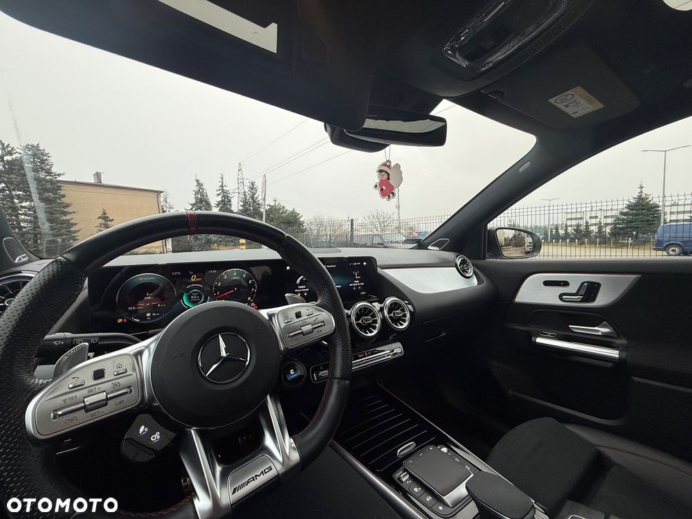 Mercedes-Benz GLA - 9