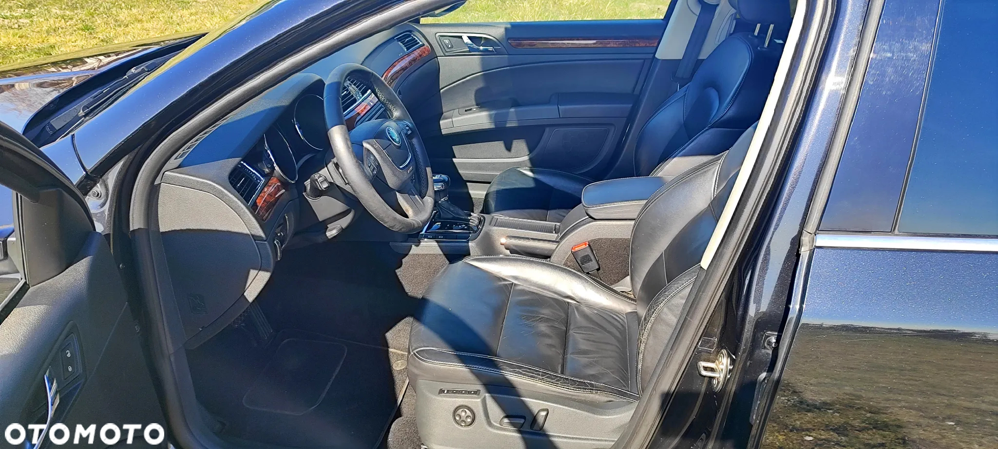 Skoda Superb 2.0 TDI Elegance DSG - 22