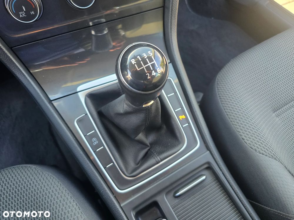 Volkswagen Golf - 31