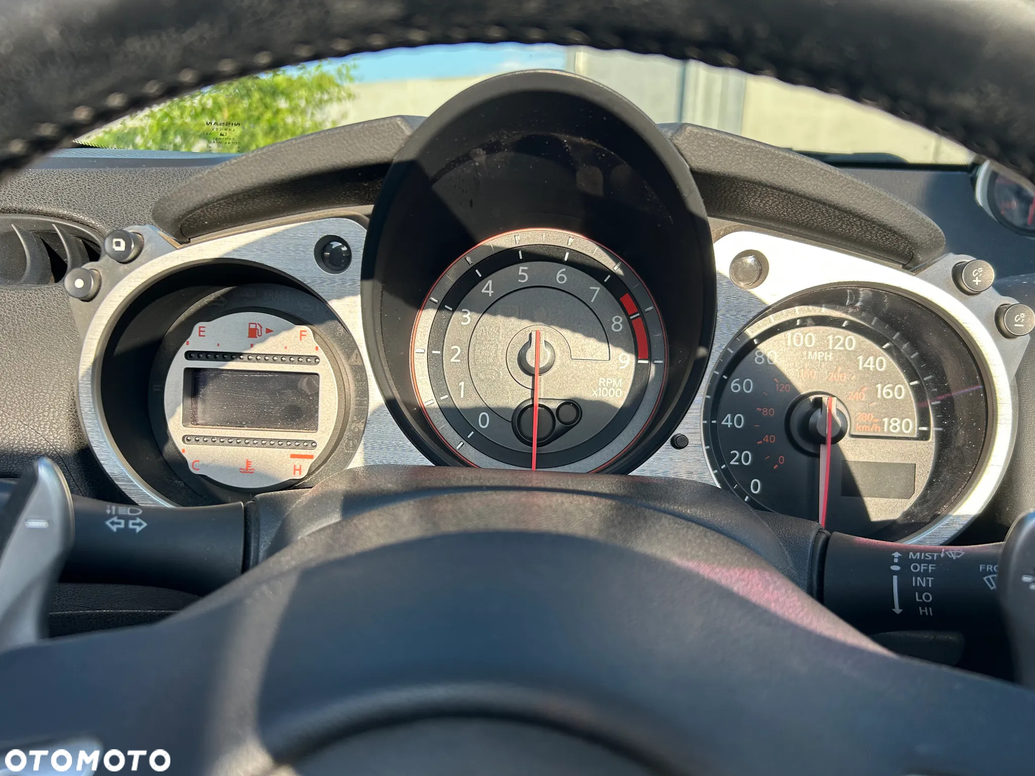 Nissan 370 Z Standard - 17
