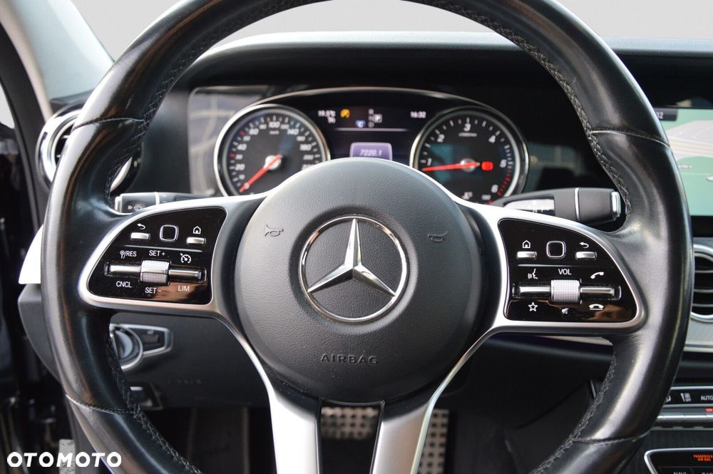 Mercedes-Benz Klasa E 220 d 4-Matic Business Edition 9G-TRONIC - 13
