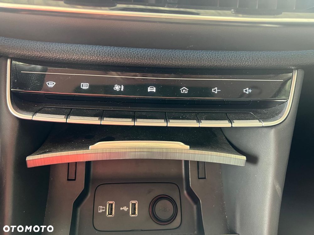 MG HS 1.5 T-GDI Exclusive - 25