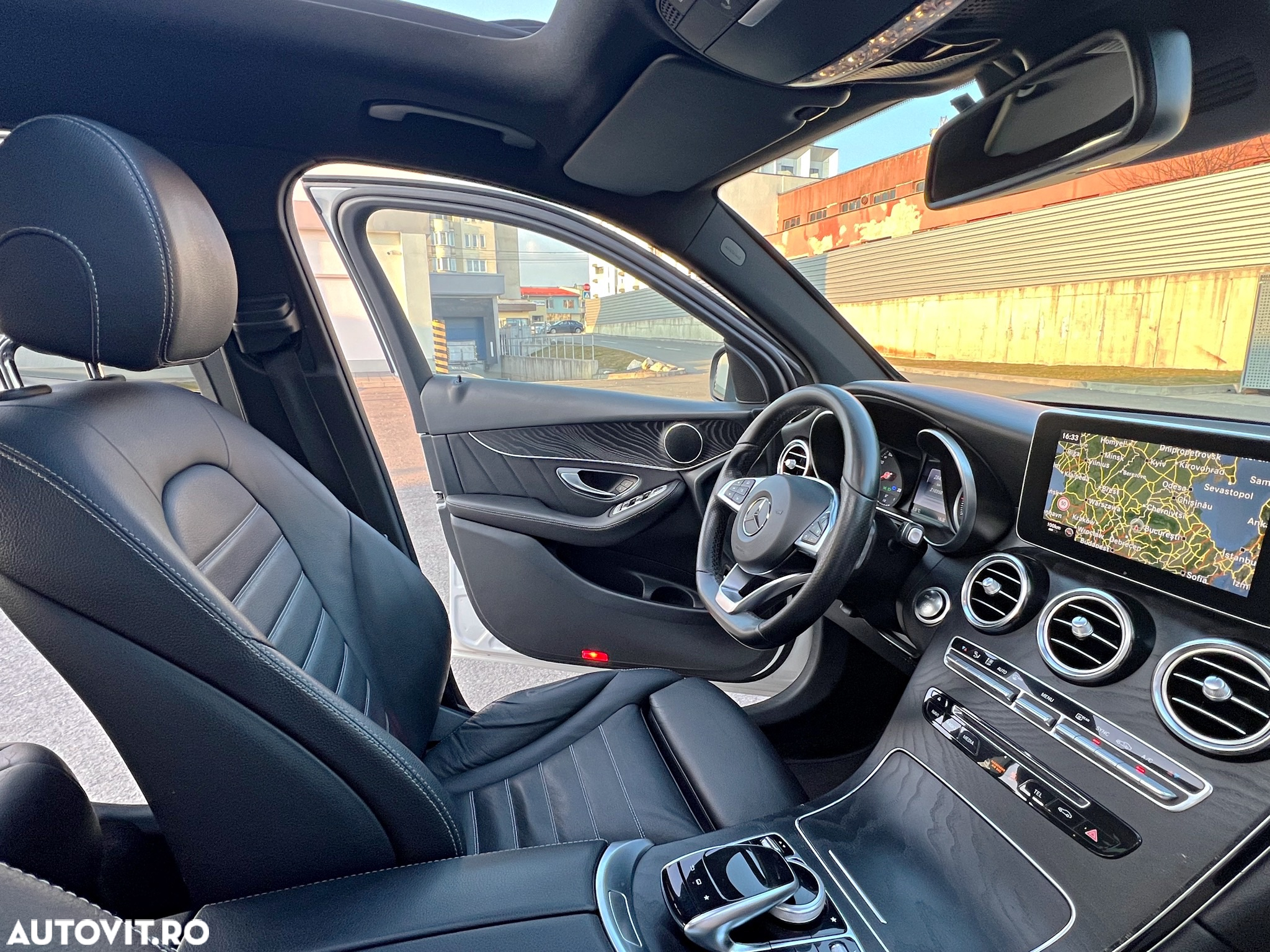 Mercedes-Benz GLC 220 d 4Matic 9G-TRONIC AMG Line - 14