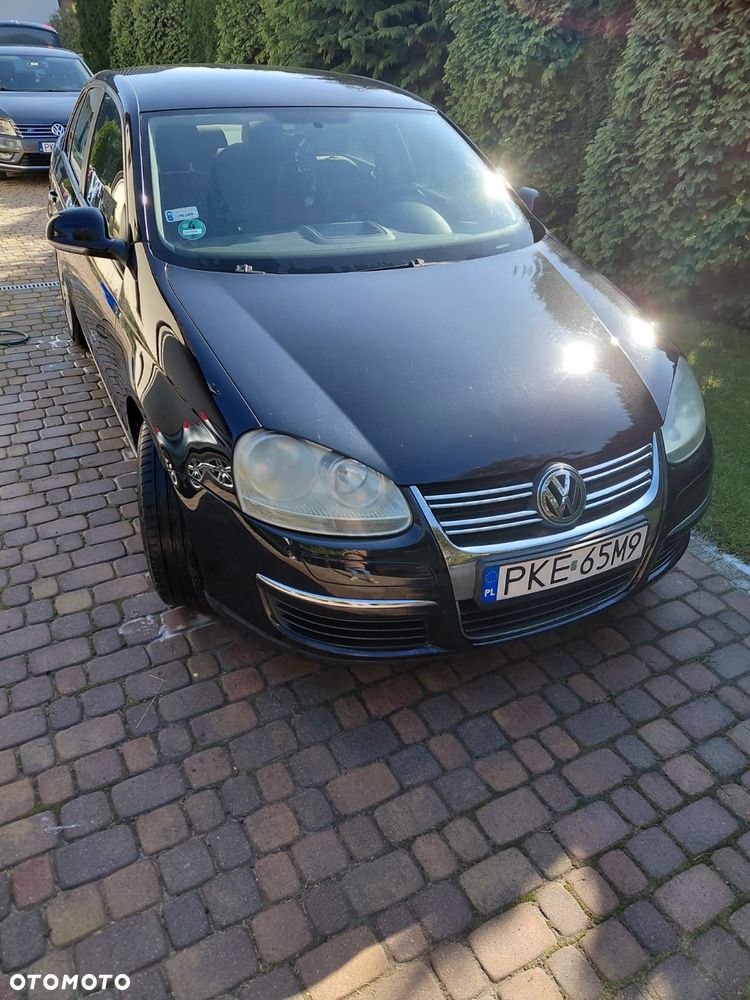 Volkswagen Jetta - 2