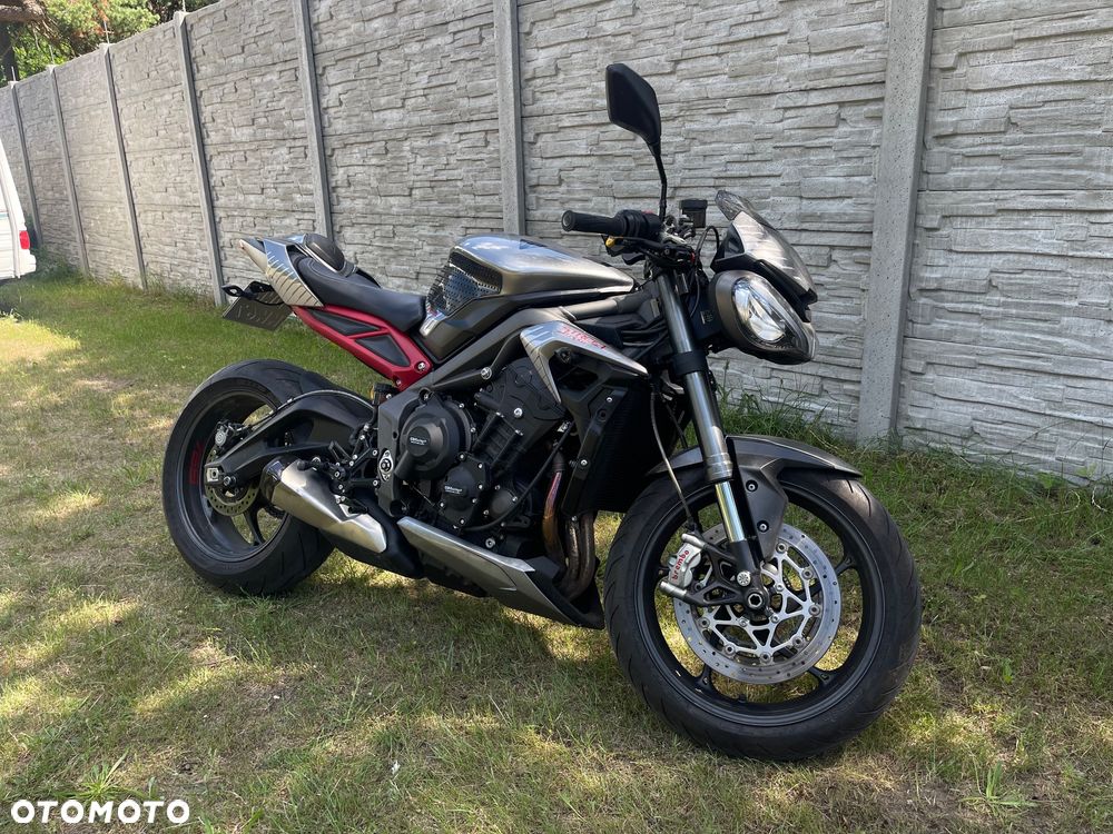 Triumph Street Triple - 1