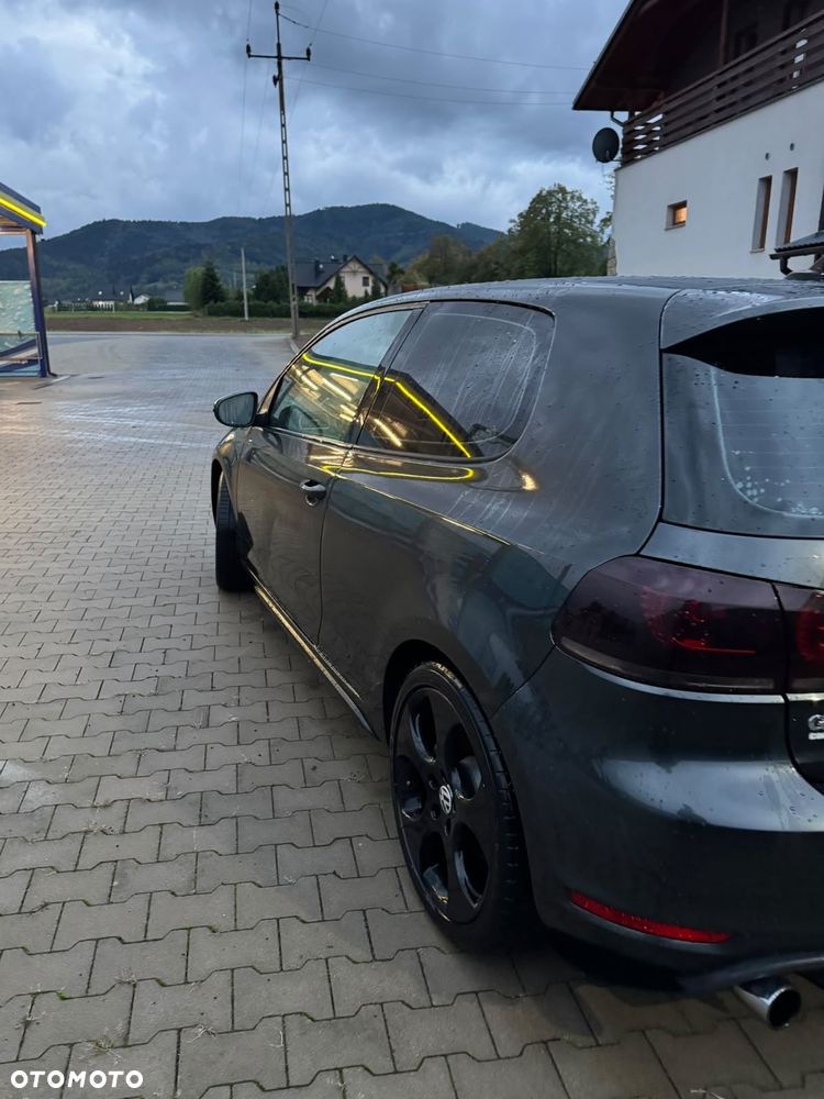 Volkswagen Golf 2.0 GTI - 9