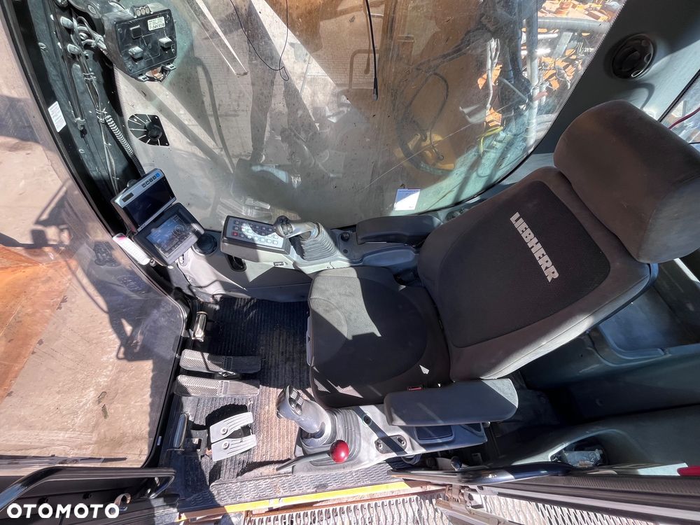 Liebherr R946 LCV - 24