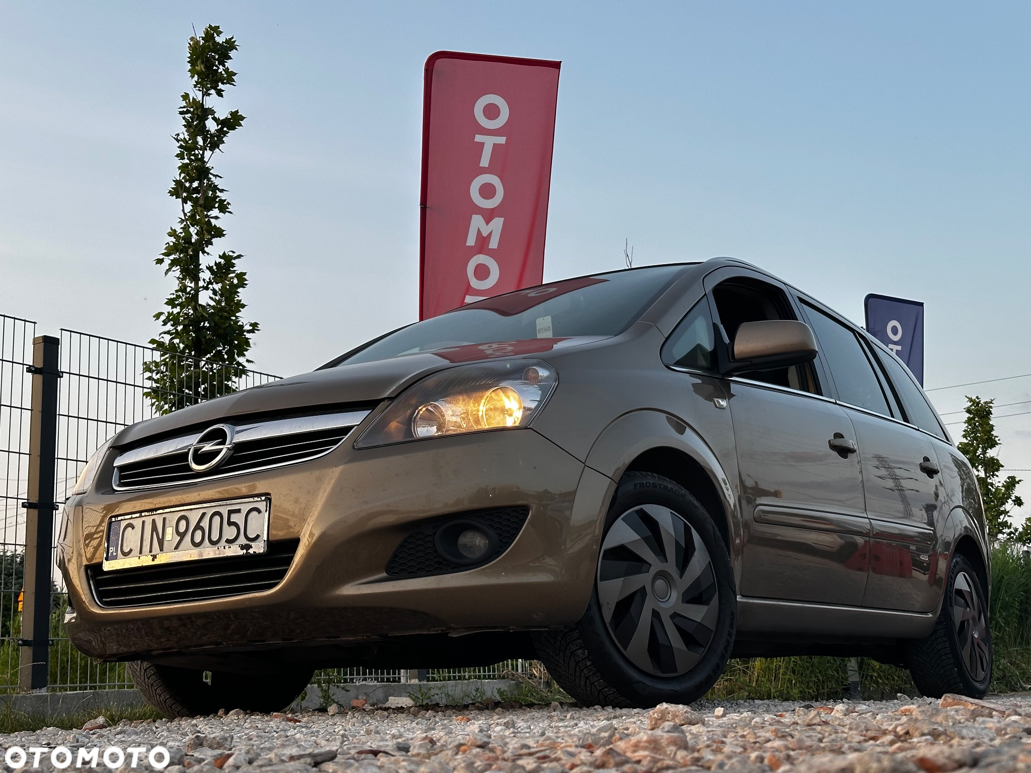 Opel Zafira 1.8 Cosmo - 3