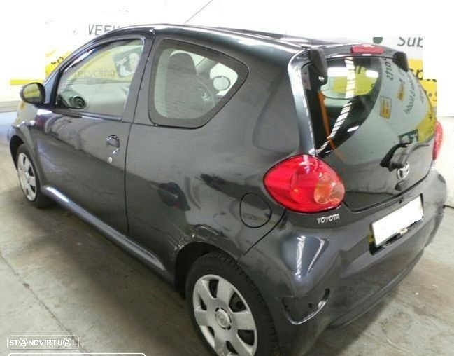 Toyota Aygo 1.0i de 2008 disponível para peças - 4
