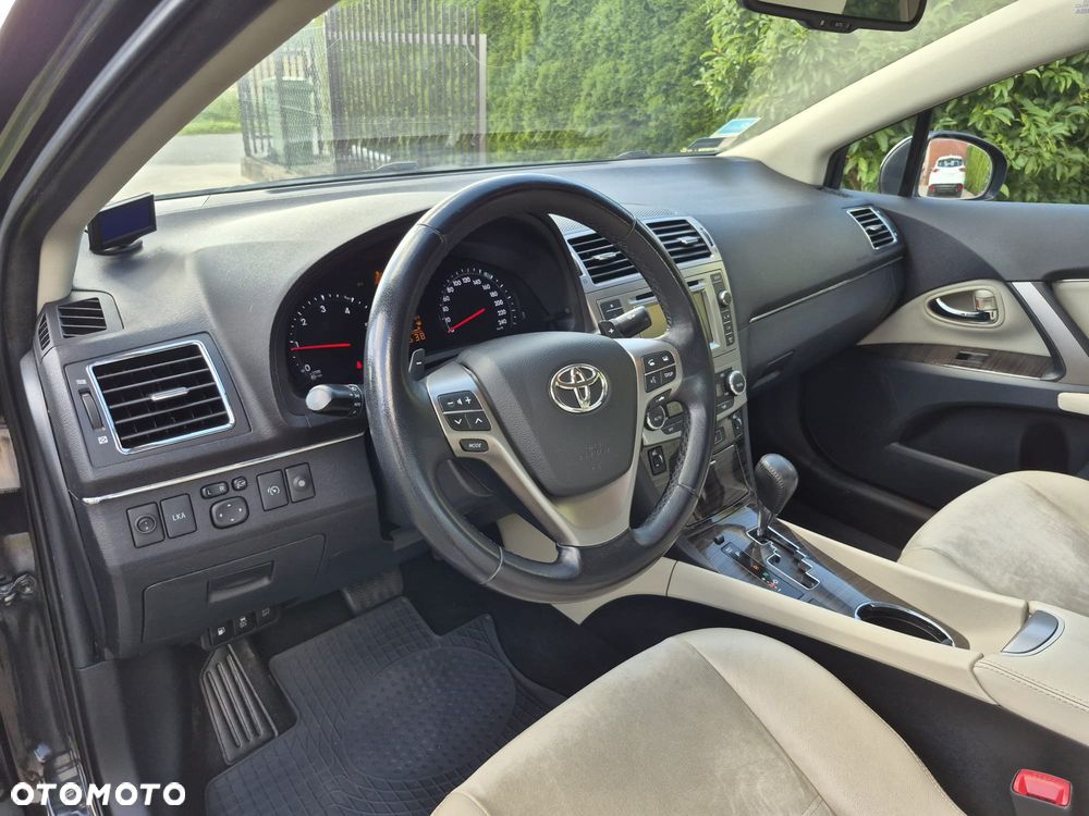 Toyota Avensis 2.2 D-4D Prestige - 9