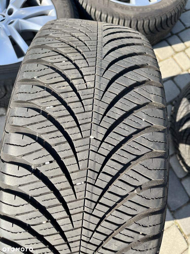 Opony wielosezon 235/55/18 Goodyear Vector 4 Seasons Suv z 2021 roku - 1