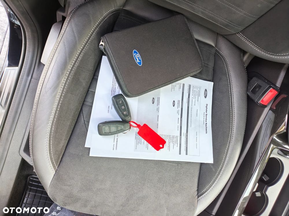 Ford Kuga - 24