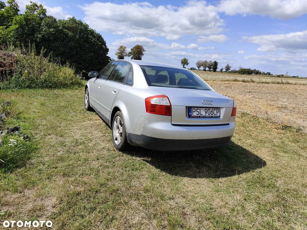 Audi A4 Limousine - 4