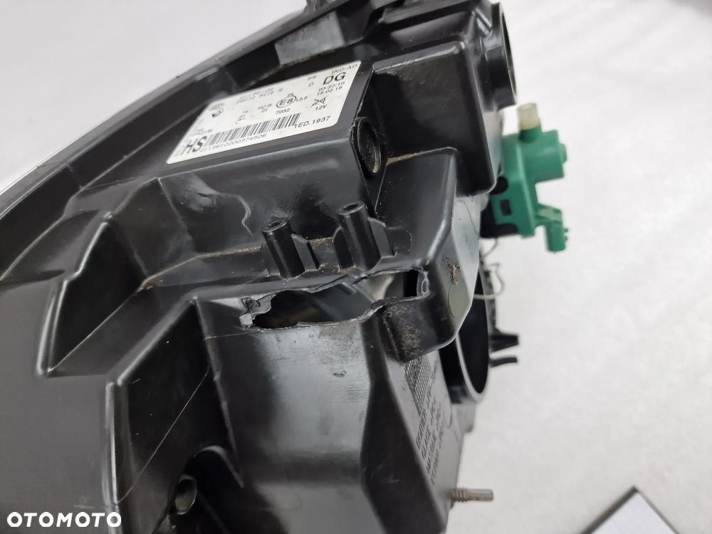 RENAULT TWINGO 3 III 14- PRAWA LAMPA PRZEDNIA PRZÓD , NR 260105419R , NR AUKCJI LA202 - 21